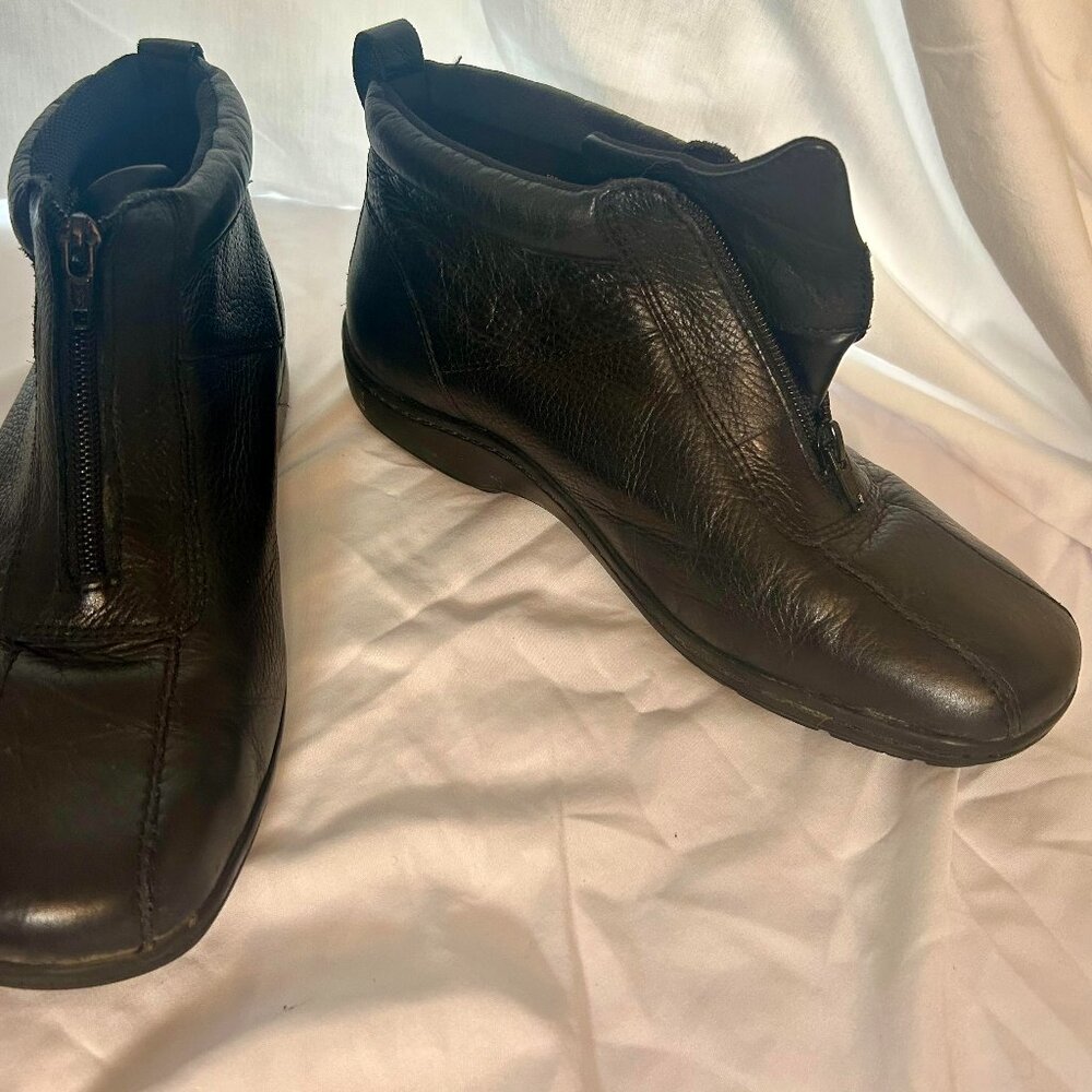 Easy Spirit black zippered size 10 Back on Track boots